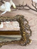 Antīka stila misiņa paplāte ar spoguli — neorokoko stilā (small brass mirror tray vanity) (5606) - Image 8
