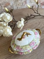 Antīka porcelāna lādīte ar ziedu motīviem un zeltījumu — Viktorijas laikmeta stils (Antique Porcelain Floral Trinket Box) (5610) - Image 2