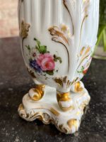 porcelāna vāze ar ziedu motīviem, vidēji maza izmēra (6935) - Image 5