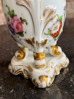 porcelāna vāze ar ziedu motīviem, vidēji maza izmēra (6935) - Image 6