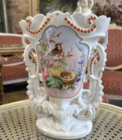 Porcelāna vāze ar ziedu motīviem, vidēji liels izmērs (43870)
