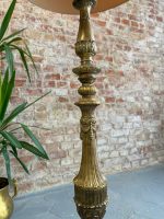 Ļoti liela metāla stāvlampa neoklasicisma stilā ar ļoti smalku detalizāciju (Monumental Neoclassical Metal Floor Lamp) (3496) - Image 4