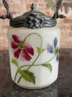 Antīks apgleznots stikla cepumu trauks ar ziediem un metāla rokturi — secesijas stilā (antique biscuit jar) (6936) - Image 3