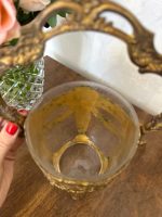 Antīks stikla saldumu trauks greznā misiņa ietvarā ar rokturi — Historisma stils (antique glass bonbonniere brass frame with handle) (4564) - Image 10