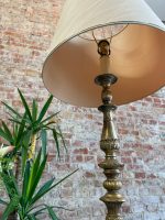 Ļoti liela metāla stāvlampa neoklasicisma stilā ar ļoti smalku detalizāciju (Monumental Neoclassical Metal Floor Lamp) (3496) - Image 5