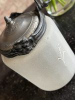 Antīks apgleznots stikla cepumu trauks ar ziediem un metāla rokturi — secesijas stilā (antique biscuit jar) (6936) - Image 13