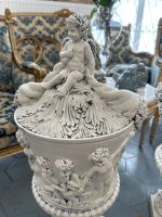 Liela Dekoratīvā Vāze ar Vāku un Enģeļu- Putti Skulptūru — Neoklasicisms, 20.gs. (4129) - Image 10