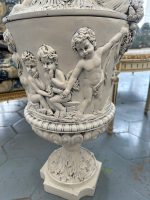 Liela Dekoratīvā Vāze ar Vāku un Enģeļu- Putti Skulptūru — Neoklasicisms, 20.gs. (4129) - Image 16