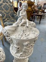 Liela Dekoratīvā Vāze ar Vāku un Enģeļu- Putti Skulptūru — Neoklasicisms, 20.gs. (4129) - Image 18