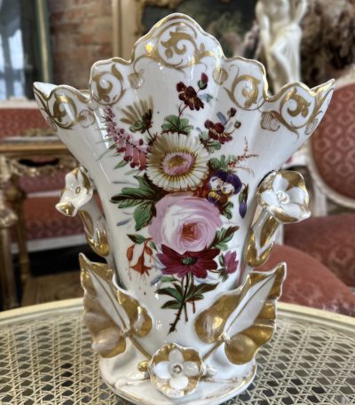 Porcelāna vāze ar ziedu rakstiem, vidēja izmēra, smaga (4327)