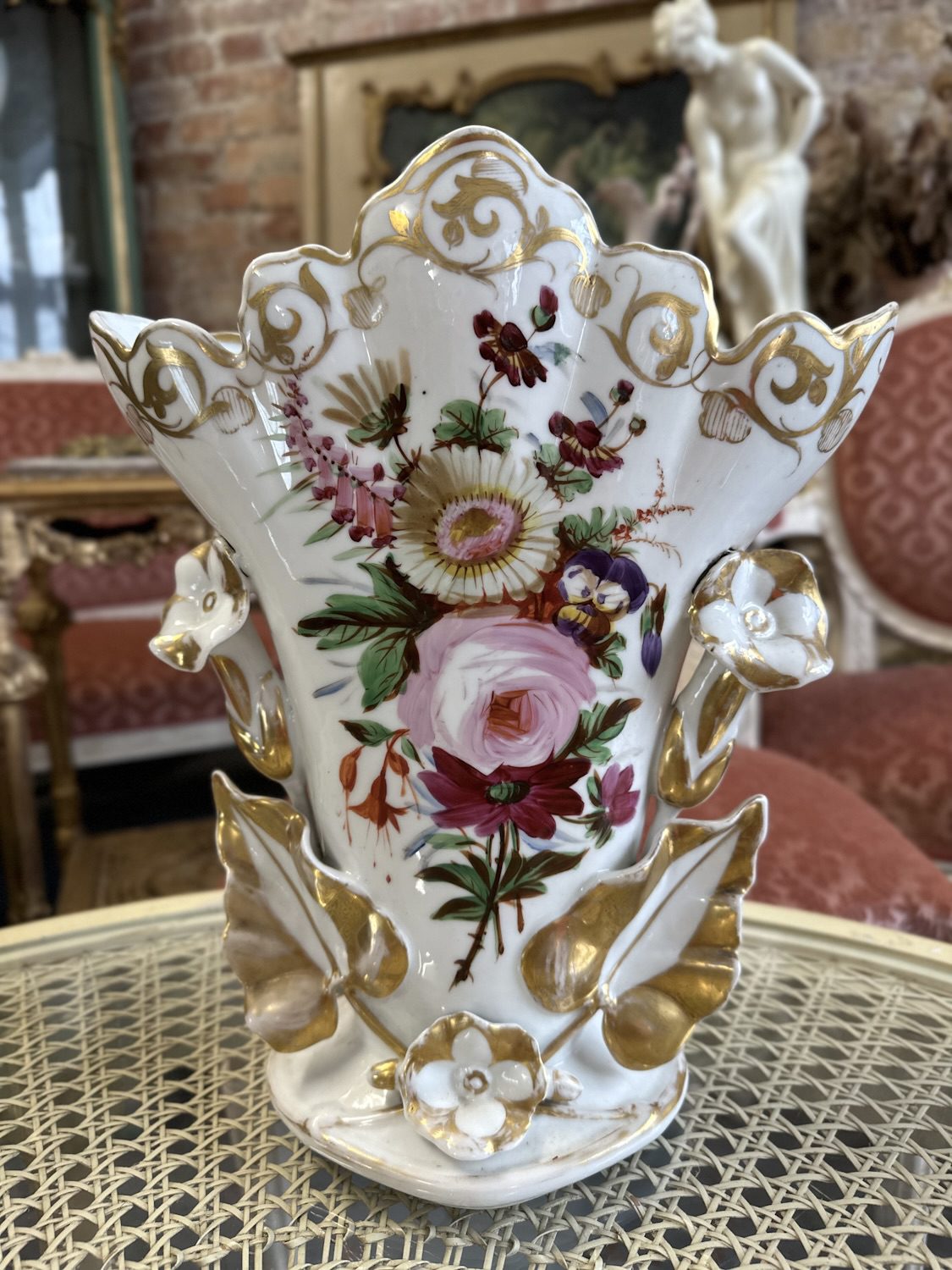 Porcelāna Vāze ar Ziedu Motīviem, Vidēja Izmēra, Smaga (4327) - Image 1