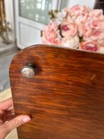 Antīka ozolkoka paplāte ar apsudrabotiem rokturiem un iniciāļiem — Viktorijas laikmeta stils (antique wooden serving tray with handles) (4736) - Image 14