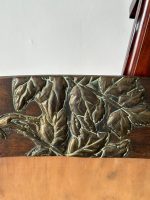 Grezns jūgendstila koka rāmis ar stiklu un reljefu misiņa apdari — antikārs, (Antique art nouveau wooden frame with brass overlay) (5025) - Image 3