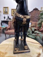 Zirga Figūra Melnā/Zelta Krāsā, Baroka/Neoklasicisma stils, Eiropas dekoratīvās skulptūras tradīcija, ap 20. gs. otrā puse Keramika, Vidēji Smaga, Vidēji Maza Izmēra (4193) - Image 20
