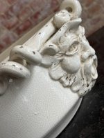 Liela krēmkrāsas fajansa bļoda ar maskaroniem- Historisma stilā (Large Antique Faience Bowl) (6970) - Image 8