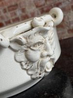 Liela krēmkrāsas fajansa bļoda ar maskaroniem- Historisma stilā (Large Antique Faience Bowl) (6970) - Image 7