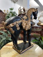 Zirga Figūra Melnā/Zelta Krāsā, Baroka/Neoklasicisma stils, Eiropas dekoratīvās skulptūras tradīcija, ap 20. gs. otrā puse Keramika, Vidēji Smaga, Vidēji Maza Izmēra (4193) - Image 3