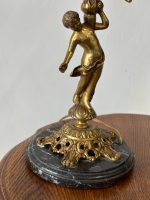 Galda Lampa ar Melnu Marmora Pamatni, ar Eņģeļa Figūru, 6 Spuldzes (5023) - Image 3