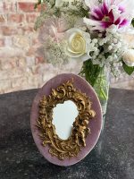 Petit miroir de table, velours ancien, détails en bronze, figurine d'ange (6990) – Image 5