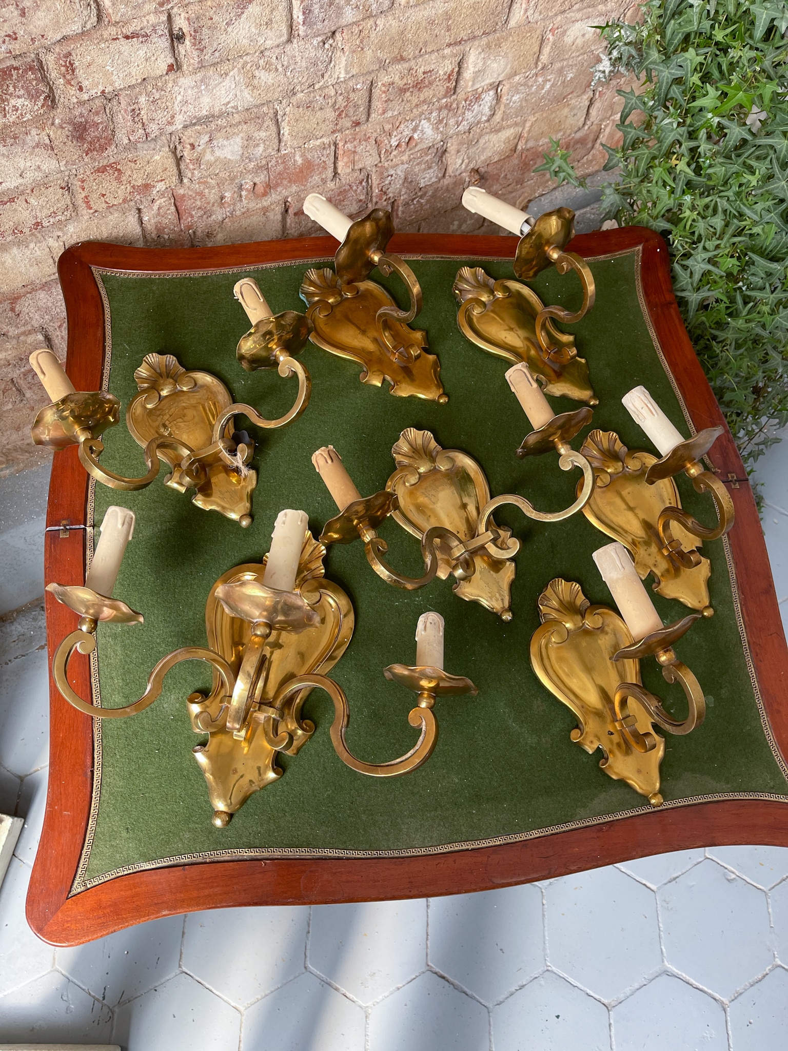 Bra sienas lampu komplekts (2007) - Image 1
