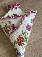 Antīka franču porcelāna sienas vāze ar ziedu motīviem (J. Golse, Châteauroux), Neliela Izmēra (5620) - Image 3