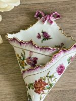 Antīka franču porcelāna sienas vāze ar ziedu motīviem (J. Golse, Châteauroux), Neliela Izmēra (5620) - Image 5