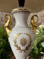 Porcelāna Galda Lampa ar Gulbjiem (3651) - Image 4