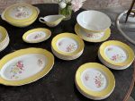 Liela pusdienu servīze, dzeltena ar ziediem — Vintage fajanss (Large Dinner Service) (6984) - Image 2