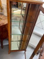 Eleganta koka vitrīna ar spoguļa sienu un marmora virsmu — Luija XVI stilā, (Elegant Wooden Display Cabinet with Mirror Back and Marble Top) (3562) - Image 9