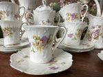 Grezns un Liels Limožas Porcelāna Kafijas un Tējas Servīzes Komplekts (fine antique French Limoges porcelain set) — Historisma stilā, (3655) - Image 3