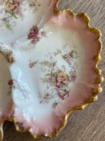 Porcelāna šķīvis ar ziedu motīviem, šķīvim ir rokturis un trīs nodalījumi (5755) - Image 4