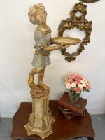 Træfigur – Pige med bakke, mellemstor, mellemtung (4558) - Billede 3
