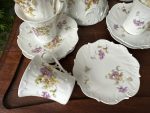 Grezns un Liels Limožas Porcelāna Kafijas un Tējas Servīzes Komplekts (fine antique French Limoges porcelain set) — Historisma stilā, (3655) - Image 12