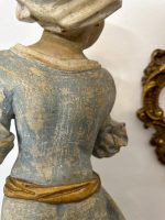 Træfigur – Pige med bakke, mellemstor, mellemtung (4558) - Billede 27