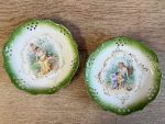 Grezni antīki ažūra porcelāna kabineta šķīvīši "Amoriņi" — XIX gs. otrā puse, 2gab (5752) - Image 2