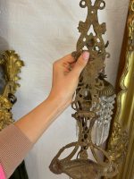 bra Bronzas sienas lampa ar Enģelīša (Putto) figūru un kristālu lusti — Jūgendstils, Francija, ap 1900. g. (6090) - Image 15