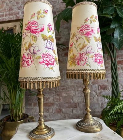 Bordlamper med smukke kupler med blomstermotiver, 2 stk., lette