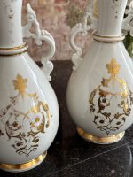 Pāris greznu antīku porcelāna vāžu ar ziedu motīviem — historisma stilā (antique porcelain vases) (6865) - Image 13