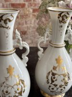 Pāris greznu antīku porcelāna vāžu ar ziedu motīviem — historisma stilā (antique porcelain vases) (6865) - Image 14