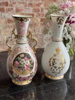 Pāris greznu antīku porcelāna vāžu ar ziedu motīviem — historisma stilā (antique porcelain vases) (6865) - Image 2