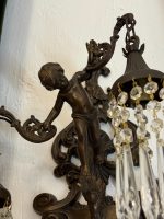 Bra Bronzas sienas lampa ar enģeļa (Putto) figūru un kristāliem — Neo-Rokoko, Francija, ap 1890. g. (6082) - Image 6