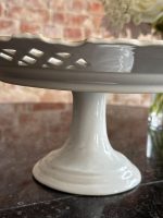 Antīks porcelāna kūku šķīvis ar gulbjiem — Austro-Ungārijas impērija (Antique Porcelain Cake Stand) (6866) - Image 9