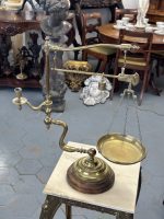 Metāla Svari ar Koka Pamatni un Svečturi Sānu Malā (4315)