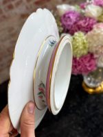 porcelāna kūku šķīvis ar zelta krāsas iniciāļiem un ziedu motīvu, neliela izmēra (7265) - Image 11