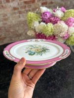 porcelāna kūku šķīvis ar zelta krāsas iniciāļiem un ziedu motīvu, neliela izmēra (7265) - Image 3