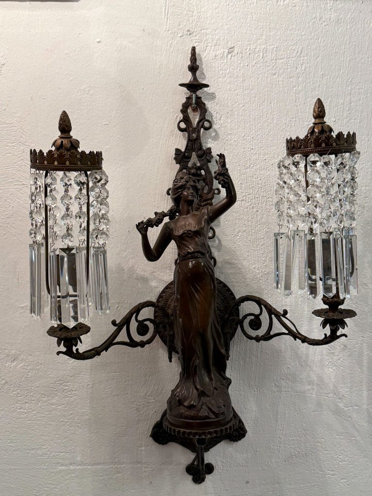 Bronze væglampe, femme-fleur figur, krystaller - Art Nouveau, Frankrig, ca. 1900