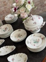 Porcelāna pusdienu servīze ar ziediem — "HACHE, JULLIEN & Cie, VIERZON, PARIS", 1878 MEDE D'OR PARIS - zelta medaļa pasaules izstādē (Antique Porcelain Dinner Service) (6895) - Image 2