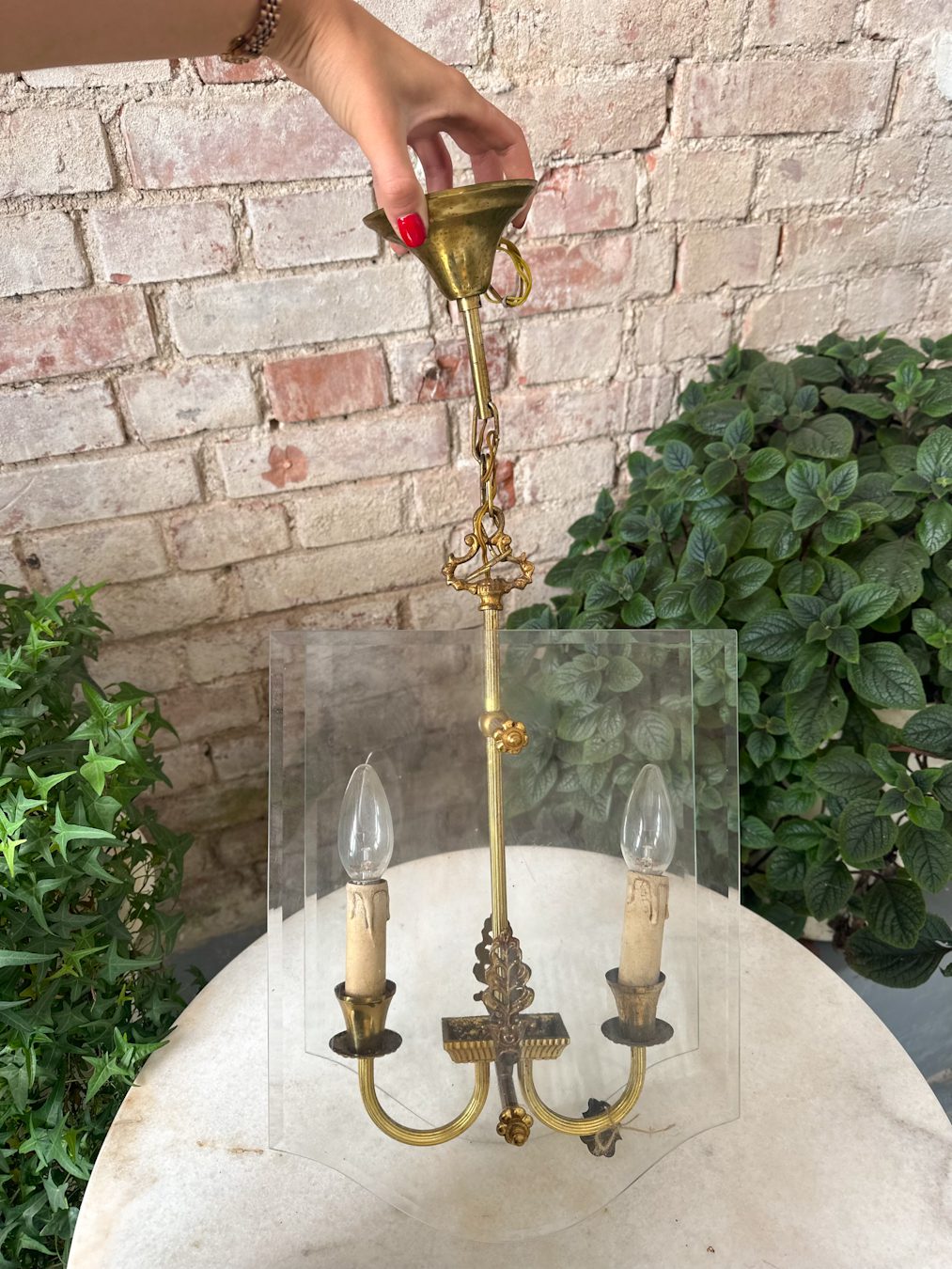 Neliela Griestu Lampa ar 2 Spuldzītēm (4836) - Image 1