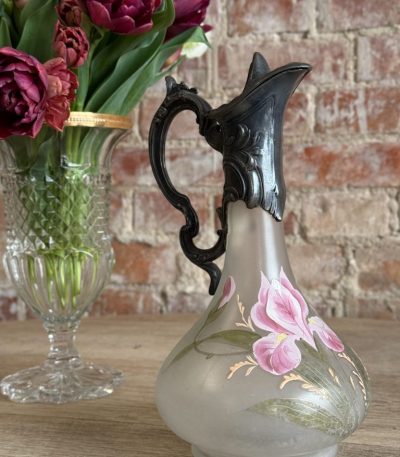 Antik malet glaskaraffel med art nouveau metaldekoration - malet glaskaraffel