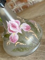Antīka apgleznota stikla karafe ar jūgendstila metāla apdari — painted glass pitcher — ap 1900. gadu (5644) - Image 2